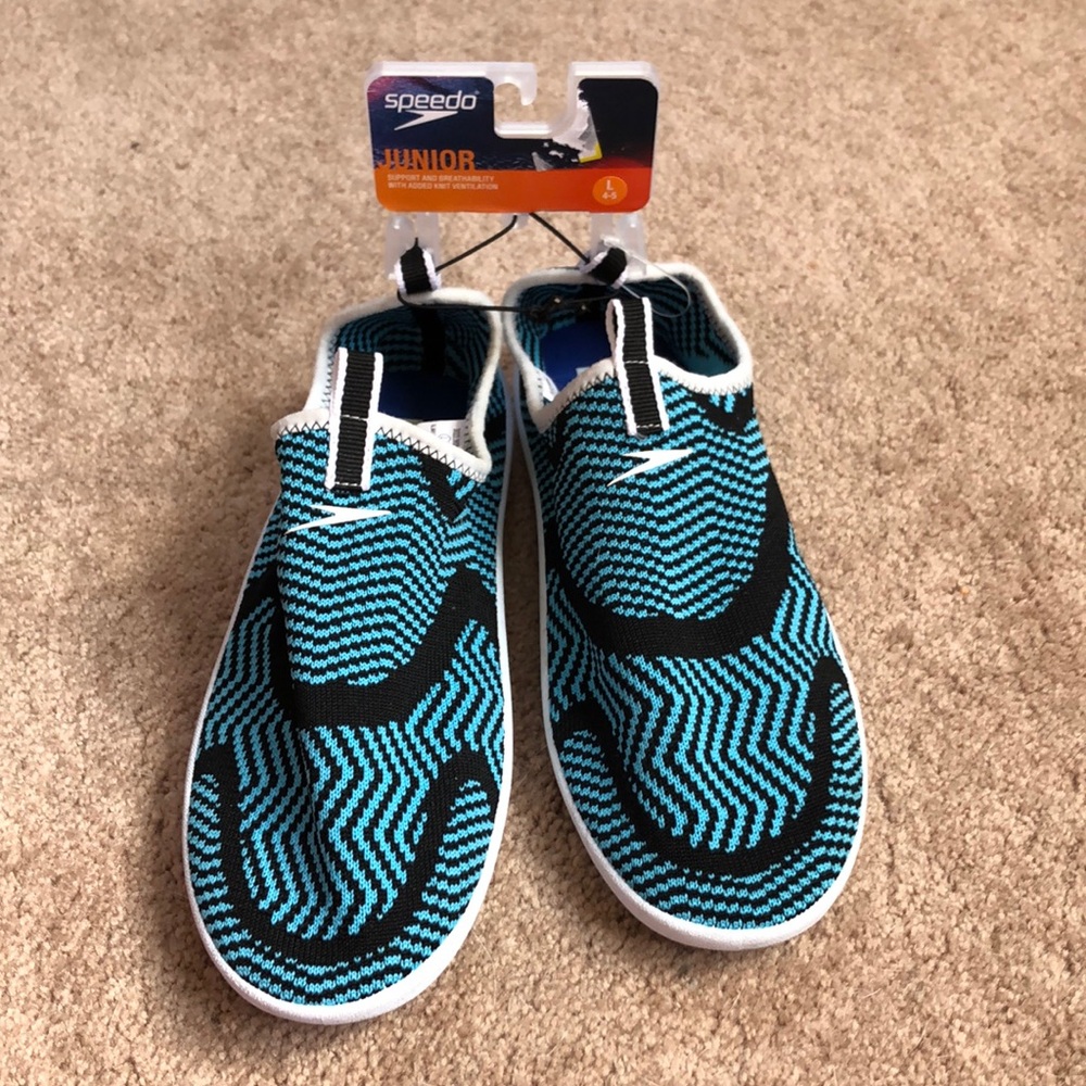 Speedo Surfwalker water shoes Junior Large Size 4-5 NEW